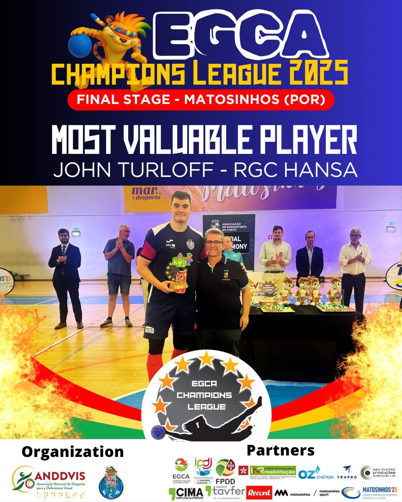 Na imagem podemos ver o atleta John Turloff (RGC Hansa) a segurar no troféu ao lado do Dr. Mário Santos.